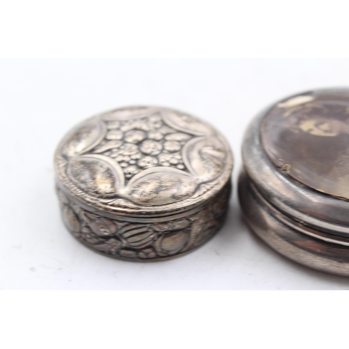 1305 - Two silver pill boxes, one .800 and one .925 - approx. gross weight 48 grams