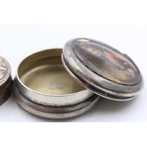 1305 - Two silver pill boxes, one .800 and one .925 - approx. gross weight 48 grams