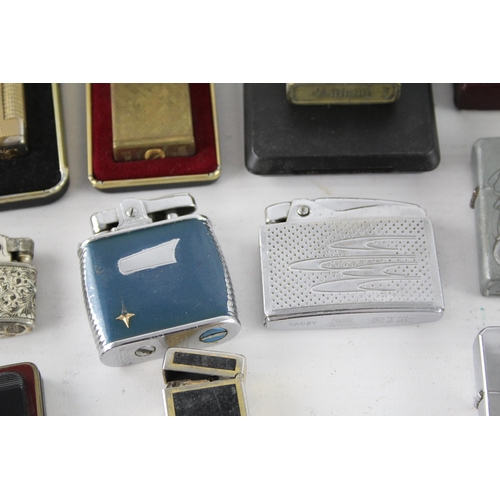 1323 - A collection of vintage cigarette lighters to include Hadson, Win, Colibri etc.