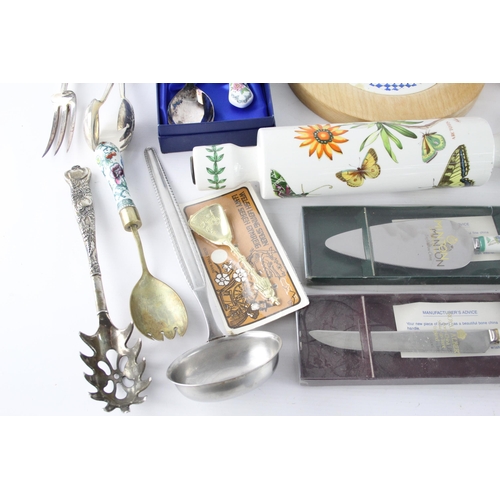 442 - A collection of vintage kitchenware to include Portmeirion Pottery rolling pin, Minton cake knife et... 