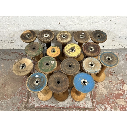 143 - Seventeen vintage Roberts & Hirst Ltd. Halifax Hydraft wooden industrial sewing spools