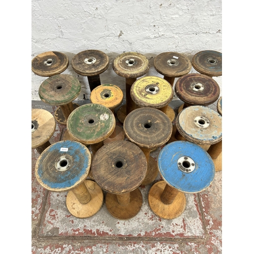 143 - Seventeen vintage Roberts & Hirst Ltd. Halifax Hydraft wooden industrial sewing spools