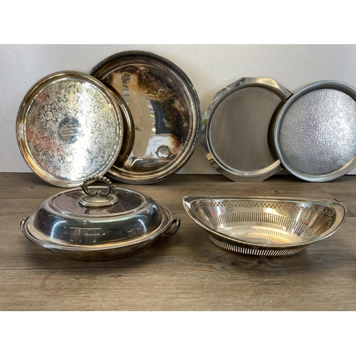 316 - A collection of metalware to include ECO hammered pewter tankard, Middle Eastern brassware, silver p... 