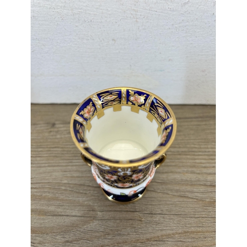 193 - A Royal Crown Derby Imari pattern miniature twin handled urn vase - approx. 7cm high