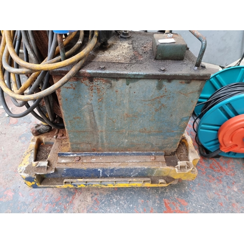 662 - A Pickhill Bantom oil cooled 110v electric welder