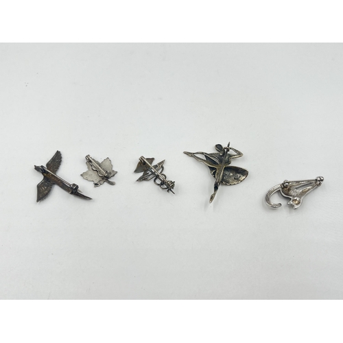 1182 - Five .925 silver brooches - approx. gross weight 15.18 grams