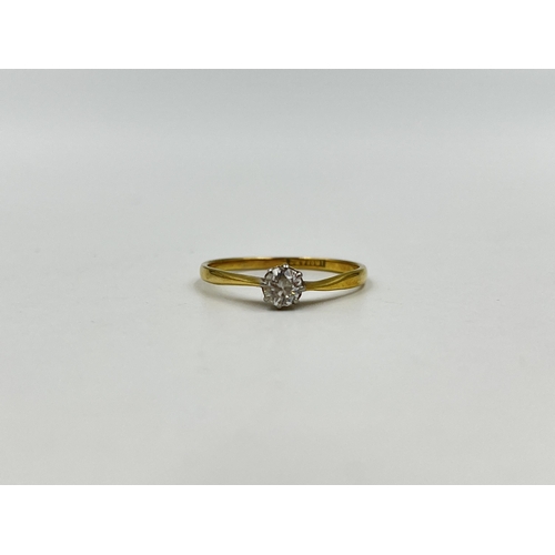 1218 - An 18ct gold and platinum diamond solitaire ring, size P - approx. gross weight 1.7 grams