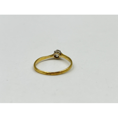 1218 - An 18ct gold and platinum diamond solitaire ring, size P - approx. gross weight 1.7 grams