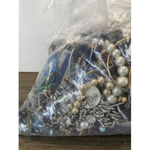 366 - Approx. 10kg of costume jewellery