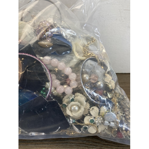 374 - Approx. 10kg of costume jewellery