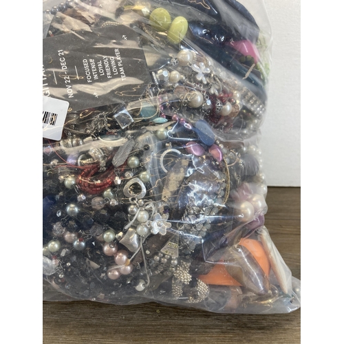 375 - Approx. 10kg of costume jewellery