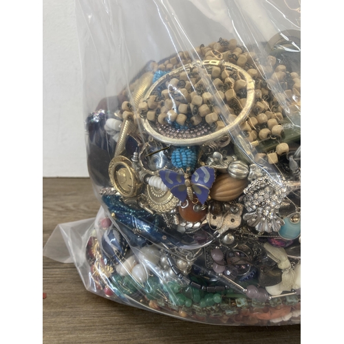 392 - Approx. 10kg of costume jewellery