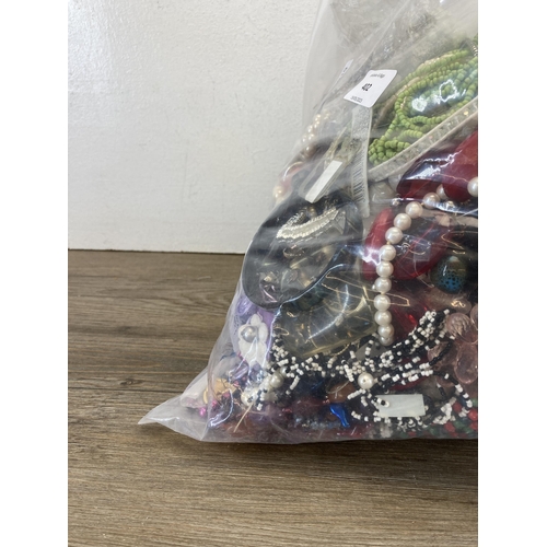 402 - Approx. 10kg of costume jewellery