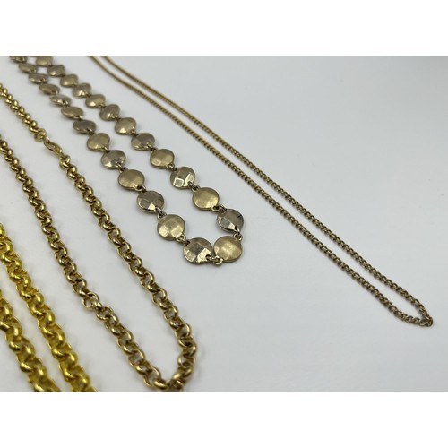 1231B - A collection of yellow metal jewellery