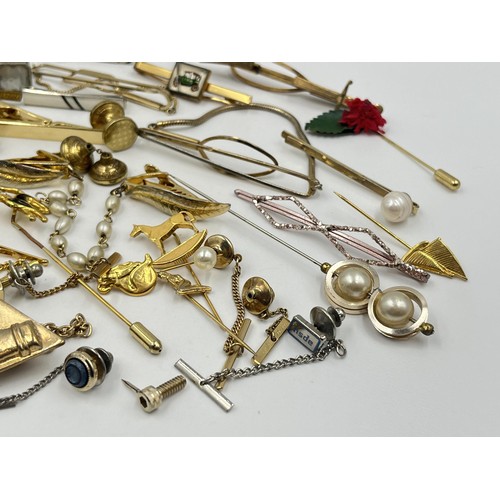 1231D - A collection of tie clips and cufflinks to include Stratton Imitation etc.