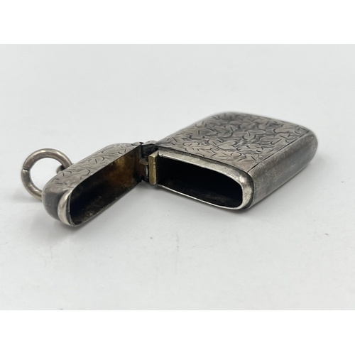 1255 - A Reynolds & Westwood sterling silver vesta case, hallmarked Birmingham 1910 - approx. gross weight ... 