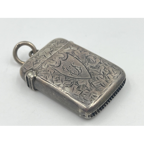 1255 - A Reynolds & Westwood sterling silver vesta case, hallmarked Birmingham 1910 - approx. gross weight ... 