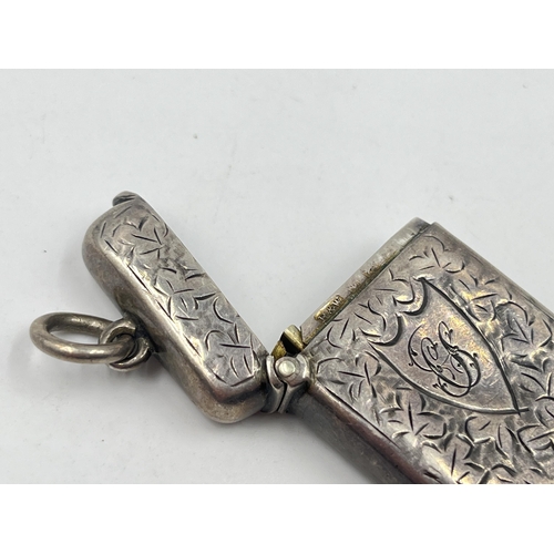 1255 - A Reynolds & Westwood sterling silver vesta case, hallmarked Birmingham 1910 - approx. gross weight ... 