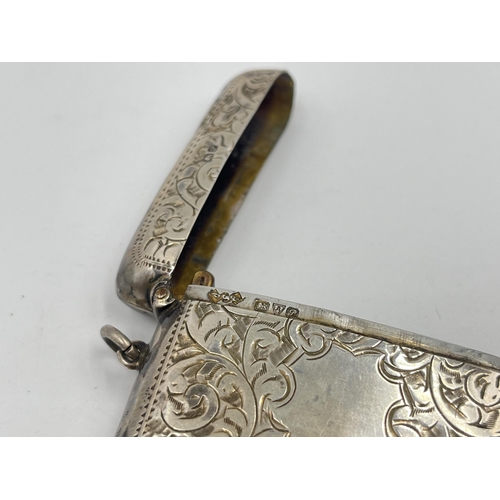 1255B - A Smith & Bartlam sterling silver two section vesta case, hallmarked Chester 1915 - approx. gross we... 