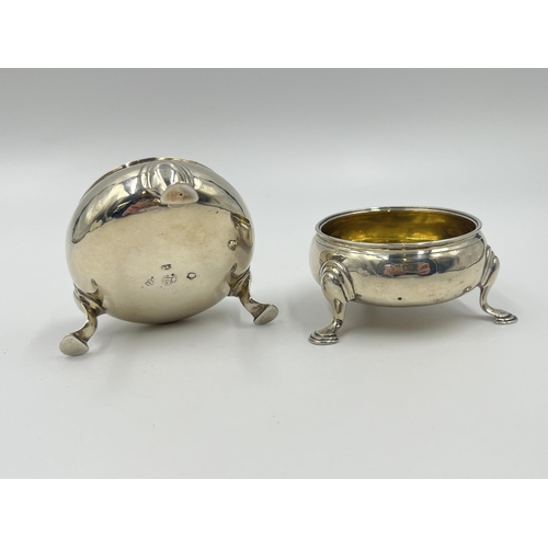 1313 - A pair of George III sterling silver tri-footed salt cellars, hallmarked London 1787 - approx. gross... 