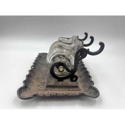 1345 - A 19th century cast iron and glass dual snail inkwell stand - approx. 9.5cm high x 21cm wide x 13.5c... 