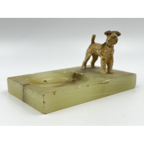 1346 - A 1930s onyx and and cold painted bronze novelty dog ashtray - approx. 6cm high x 11cm wide x 7.5cm ... 