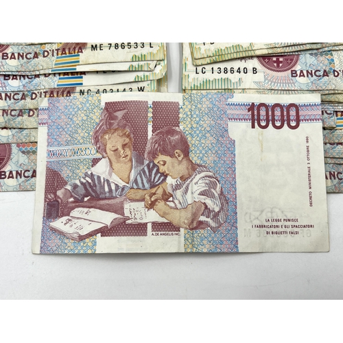 1361 - A large collection of 1990s Italian Maria Montessori 1000 lire banknotes