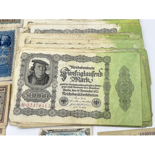 1364 - Approx. one hundred and nine German banknotes, approx. ninety-nine 1922 hyperinflation 50,000 marks,... 