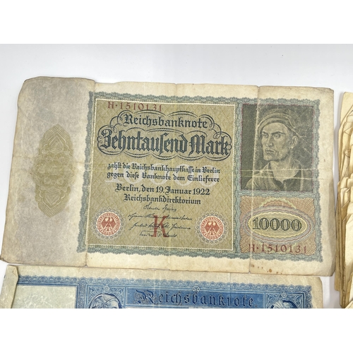 1364 - Approx. one hundred and nine German banknotes, approx. ninety-nine 1922 hyperinflation 50,000 marks,... 