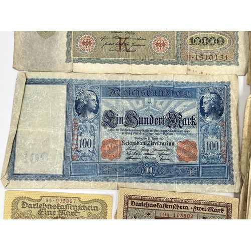 1364 - Approx. one hundred and nine German banknotes, approx. ninety-nine 1922 hyperinflation 50,000 marks,... 