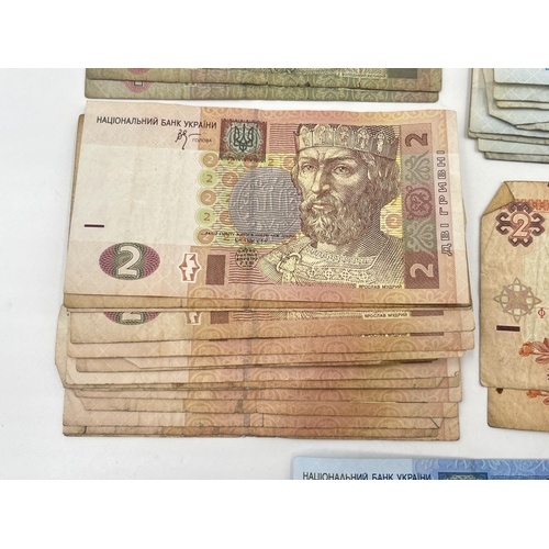 1366 - Approx. forty-four Ukranian banknotes, nine 2015, four 2013 and one 2005 5 Hryven, nine 2005, three ... 