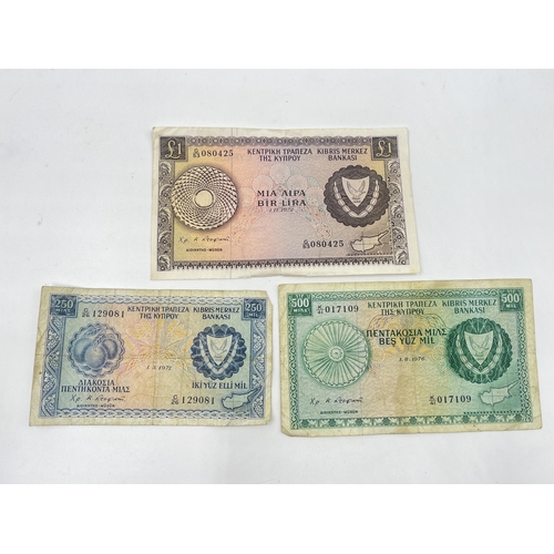 1369 - Three 1970s Central Bank of Cyprus banknotes, one £1 dated 1.11.1972, one 500 mils dated 1.8.1976 an... 