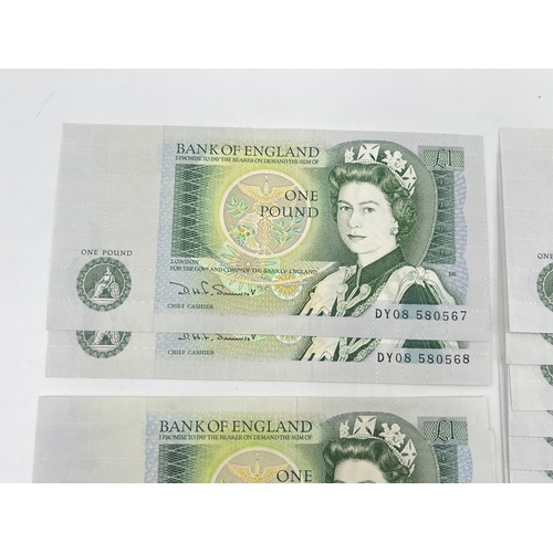 1375 - Twenty eight early 1980s Bank of England £1 notes, some with consecutive serial numbers DW46 644911-... 