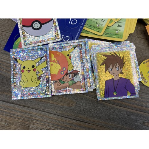 341 - A collection of Pokémon trading cards