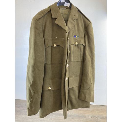 702A - A 1968 R. E. City Ltd. British army officer's dress set