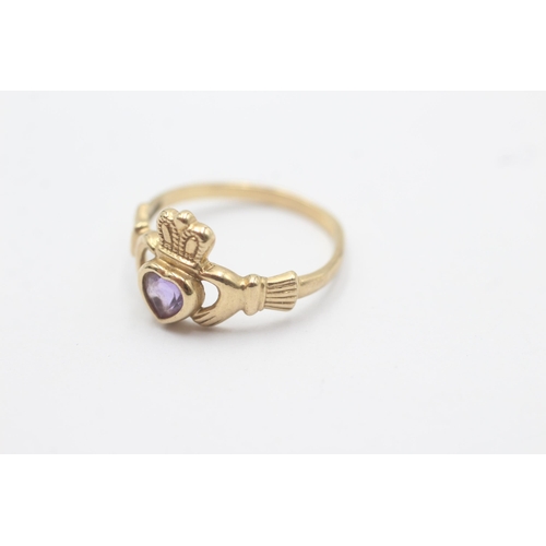 1148 - A 9ct gold amethyst heart Claddagh statement ring - approx. gross weight 1.9 grams