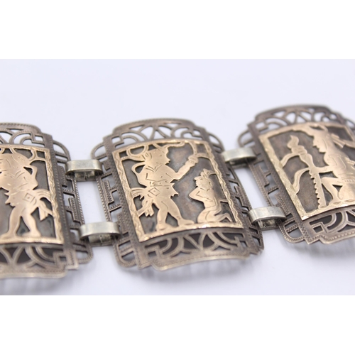 1161 - A Mexican .925 silver panel bracelet