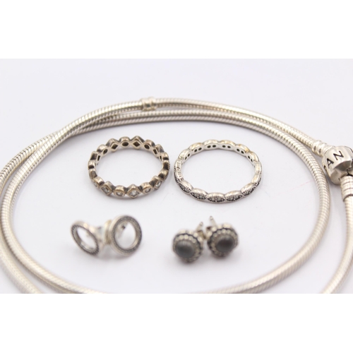 1162 - Eight pieces of Pandora .925 silver jewellery