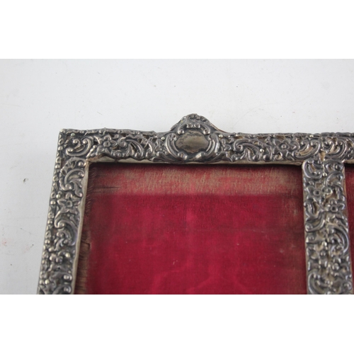 1375 - A Victorian Synyer & Beddoes sterling silver photo frame, hallmarked Birmingham 1899 - approx. gross... 