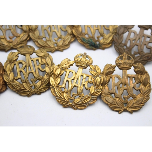 1386 - Ten King's Crown R.A.F cap badges