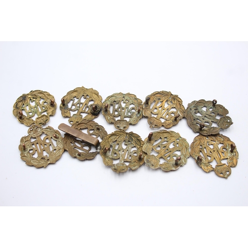 1386 - Ten King's Crown R.A.F cap badges