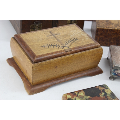 663 - Fifteen assorted boxes to include carved, marquetry, leather etc.