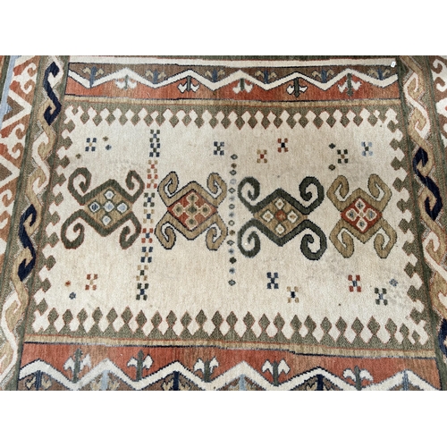 68 - A modern Persian style rug - approx. 188cm x 138cm