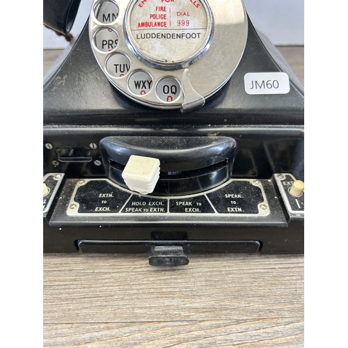 686 - An early 20th century Siemens Brothers & Co. Ltd. London bakelite rotary dial telephone - approx. 20... 