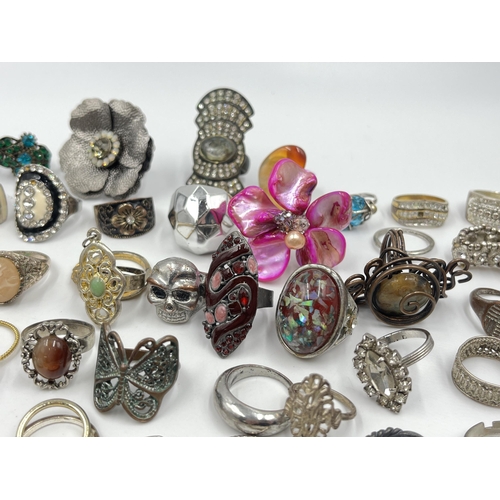 1197 - A collection of fashion rings