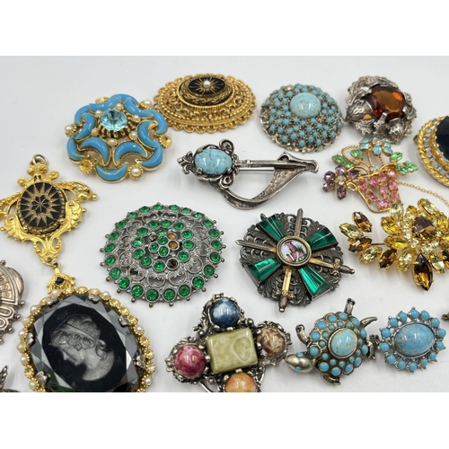 1217 - A collection of vintage brooches to include three silver and marcasite, silver Scottish thistle, Mir... 