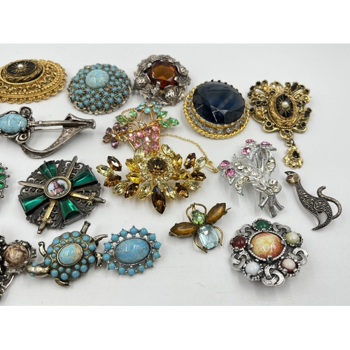 1217 - A collection of vintage brooches to include three silver and marcasite, silver Scottish thistle, Mir... 