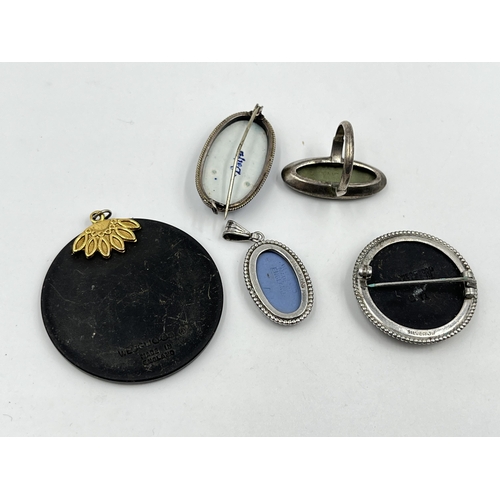 1225 - Five pieces of ceramic jewellery, three pieces of Wedgwood Jasperware and silver jewellery, one Wedg... 