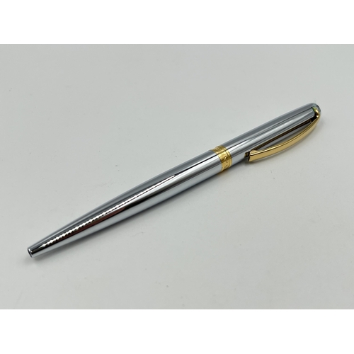 1266 - A boxed Tiffany & Co retractable ball point pen