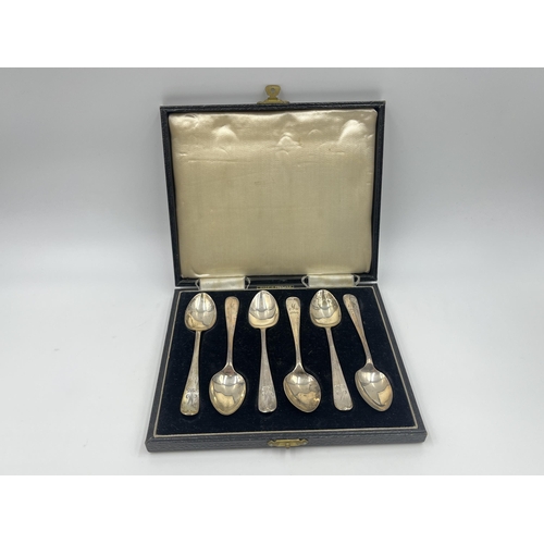 1314 - A cased set of six Barker Brothers Silver Ltd hallmarked Birmingham silver teaspoons, dated 1949 - a... 